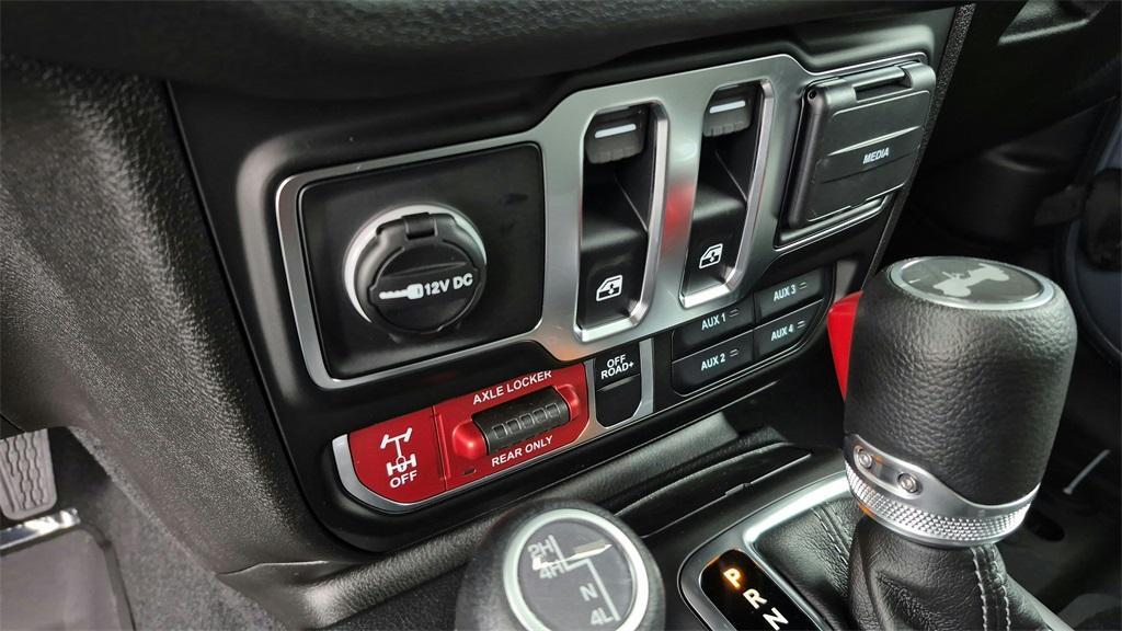 new 2025 Jeep Wrangler car, priced at $44,553