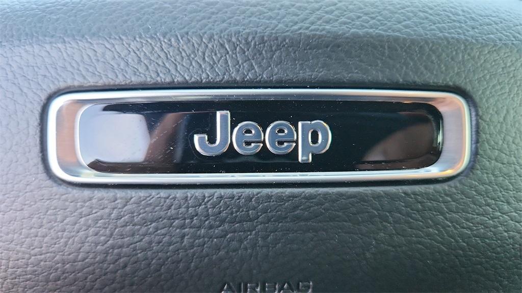 new 2024 Jeep Grand Cherokee car, priced at $38,500