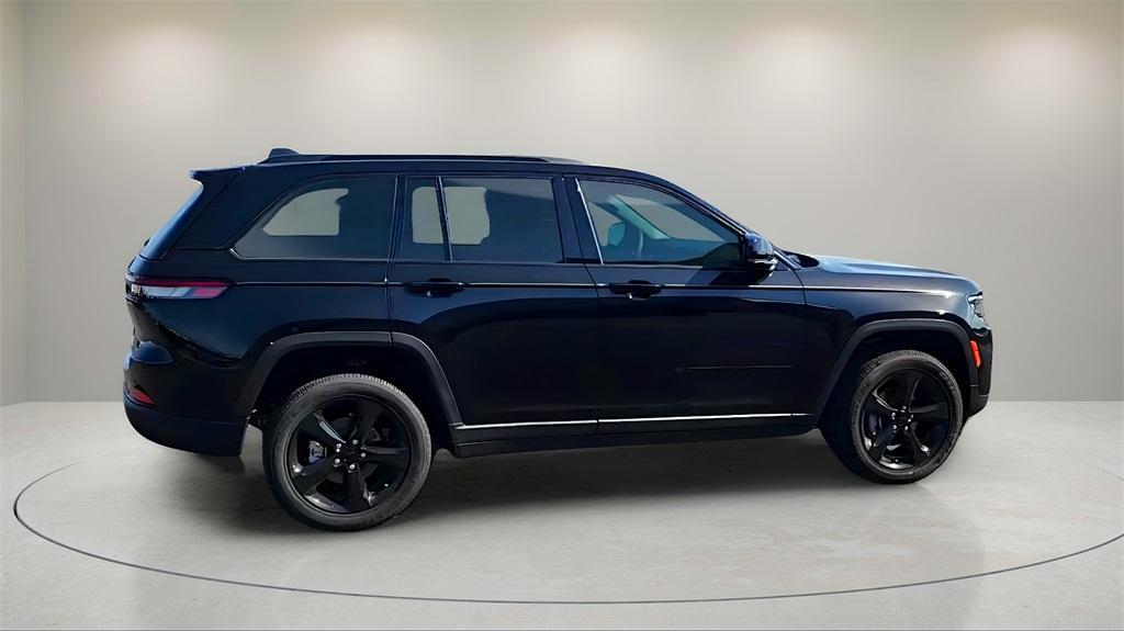 new 2024 Jeep Grand Cherokee car, priced at $38,500