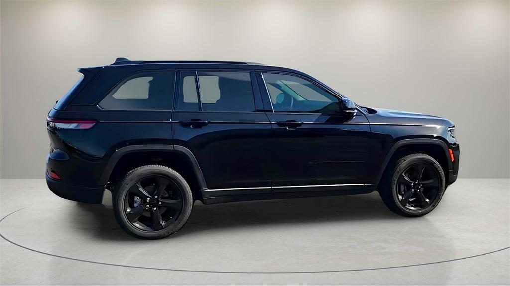 new 2024 Jeep Grand Cherokee car, priced at $39,000