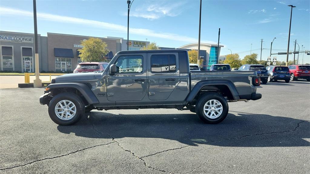 used 2023 Jeep Gladiator car, priced at $31,000