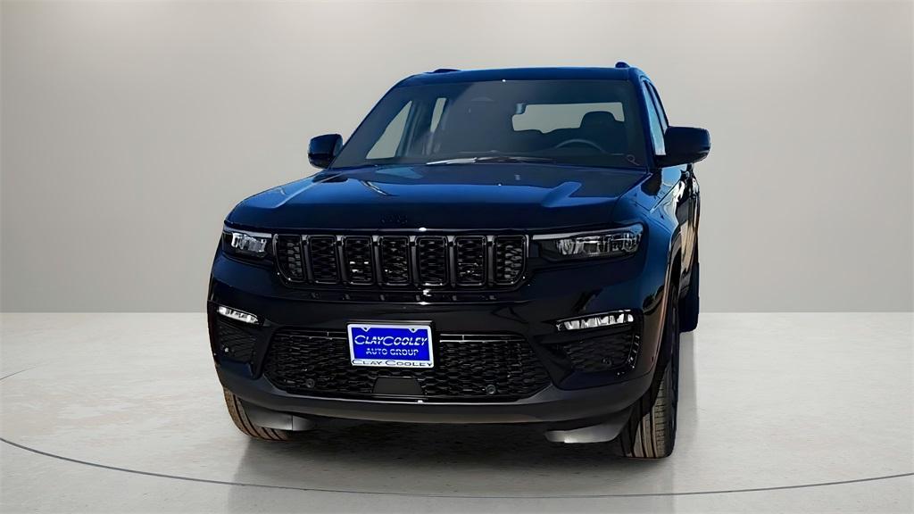 new 2025 Jeep Grand Cherokee car, priced at $46,000