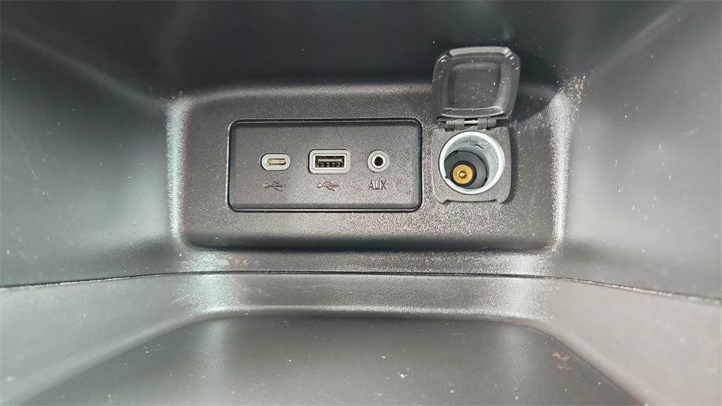 used 2021 Chevrolet Equinox car, priced at $20,000