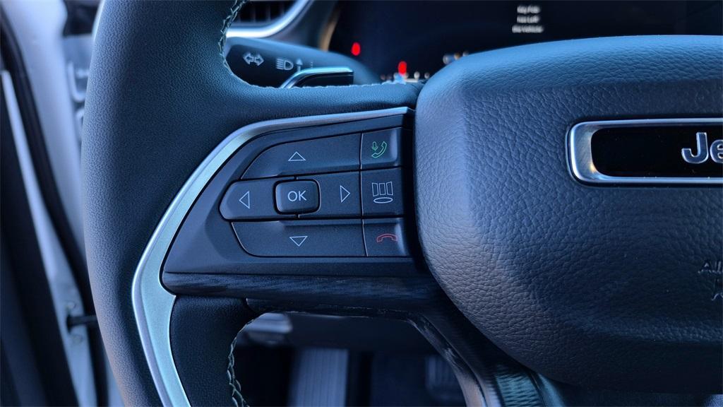 new 2025 Jeep Grand Cherokee car, priced at $39,287