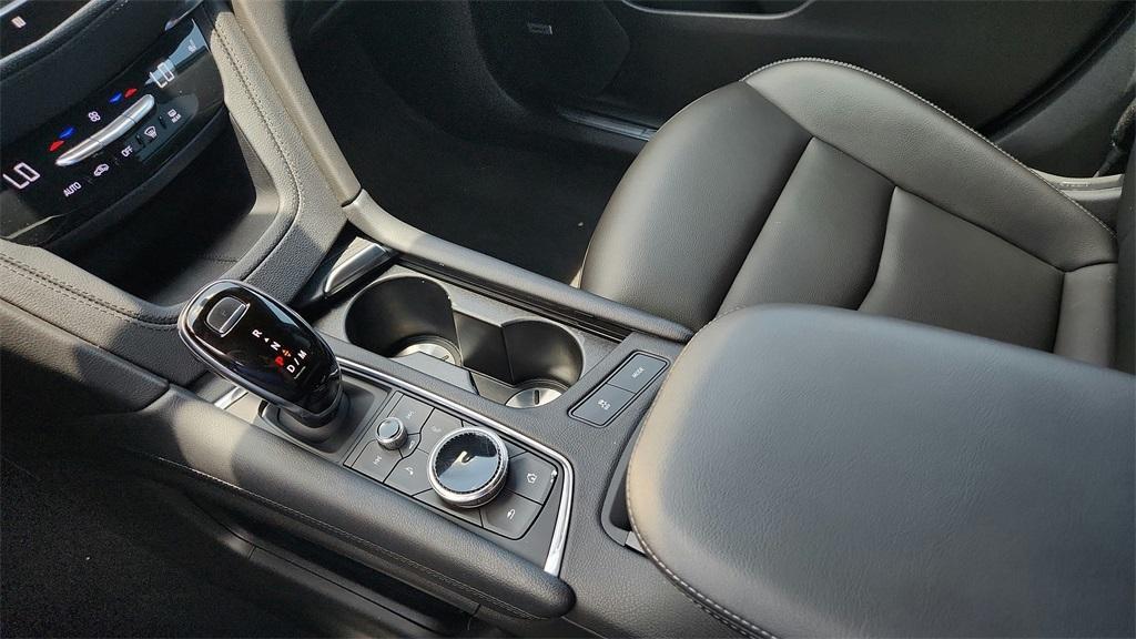 used 2021 Cadillac XT5 car, priced at $26,500