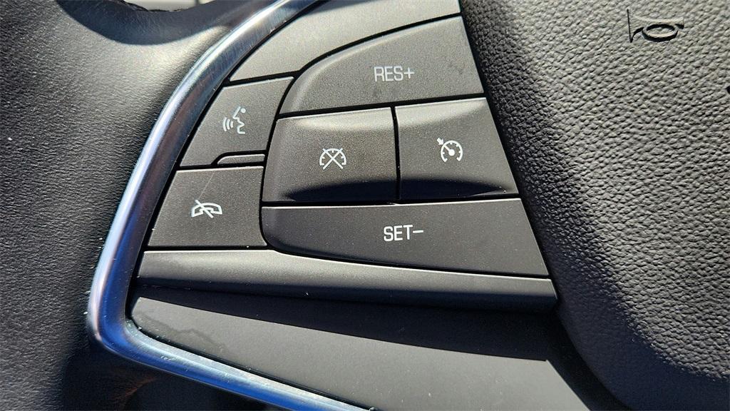 used 2021 Cadillac XT5 car, priced at $26,500