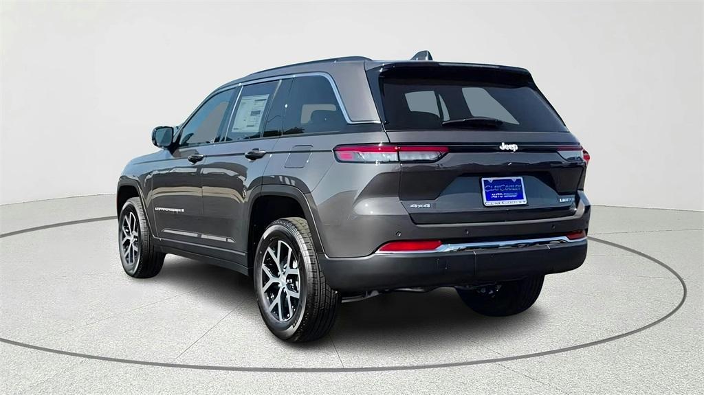new 2025 Jeep Grand Cherokee car, priced at $43,610