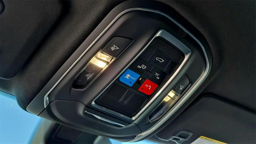 new 2025 Jeep Grand Cherokee car, priced at $43,610