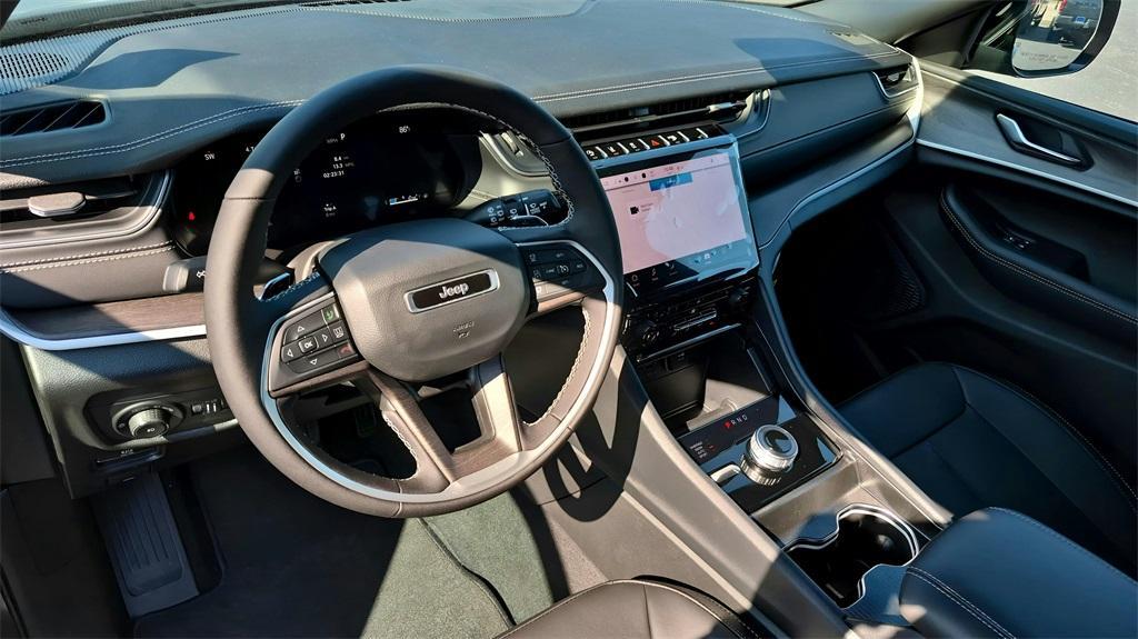 new 2025 Jeep Grand Cherokee car, priced at $43,610