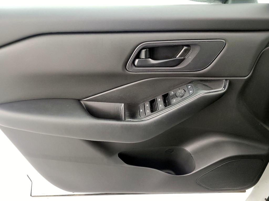 used 2024 Nissan Rogue car, priced at $24,998