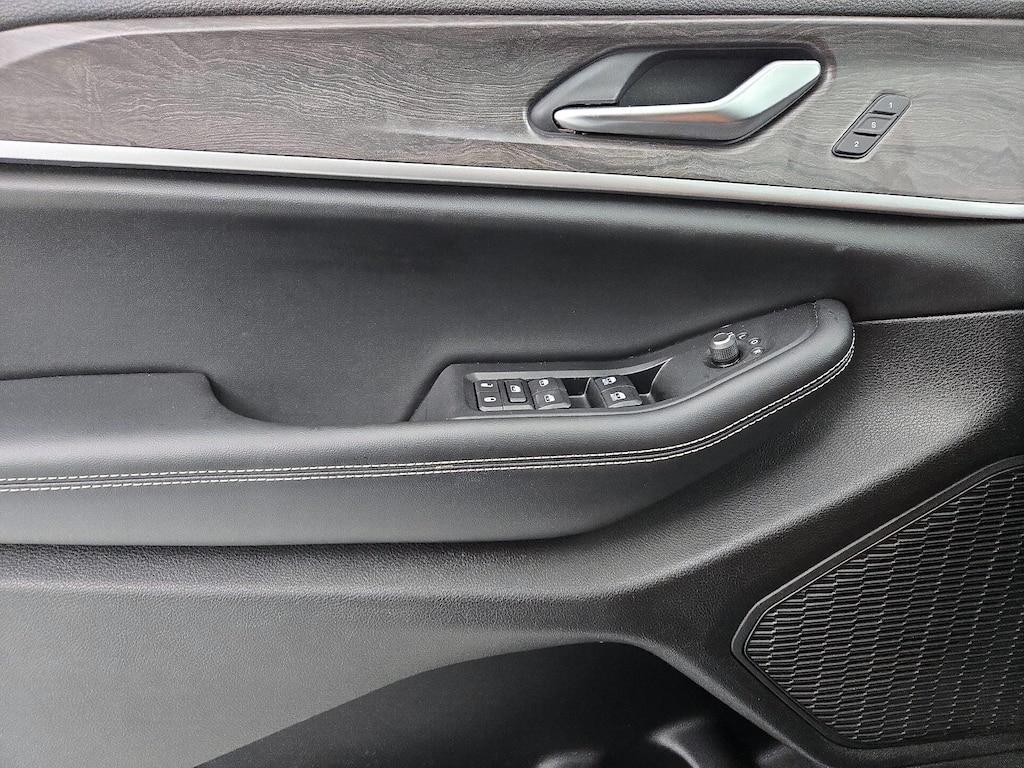 used 2023 Jeep Grand Cherokee car, priced at $31,998
