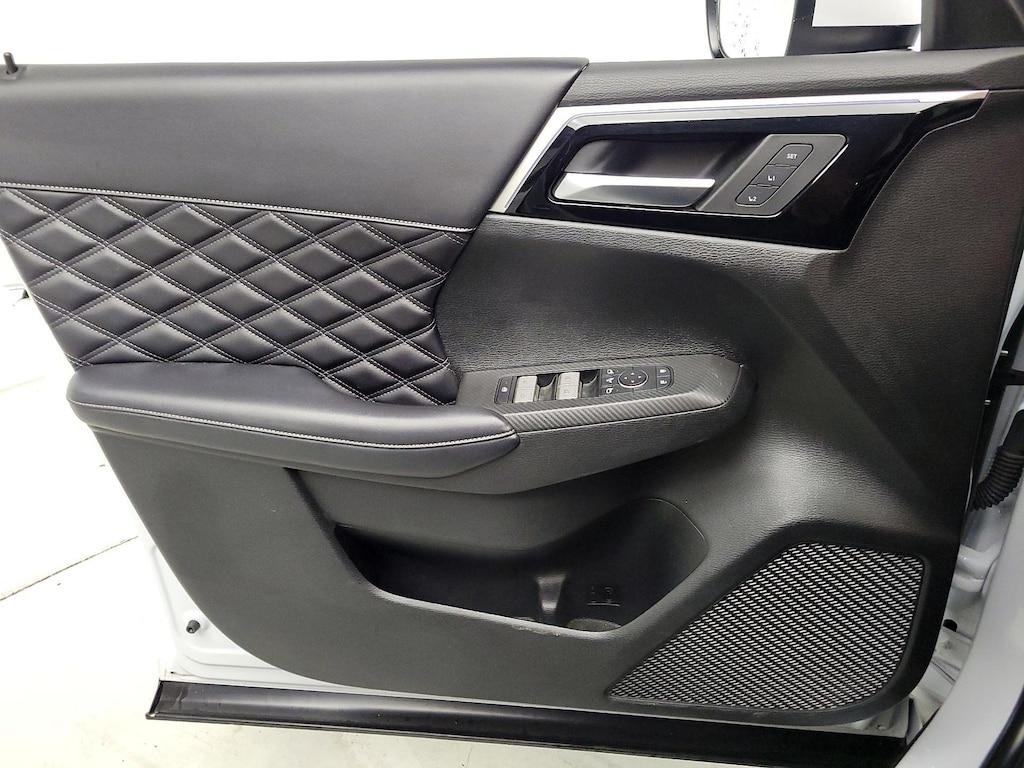 used 2023 Mitsubishi Outlander car, priced at $31,998