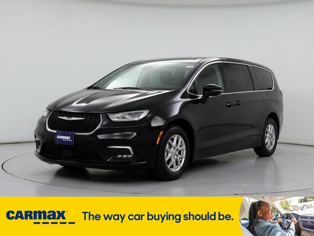 used 2023 Chrysler Pacifica car, priced at $26,998
