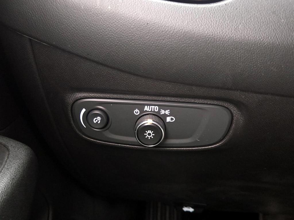 used 2022 Chevrolet Equinox car, priced at $18,998