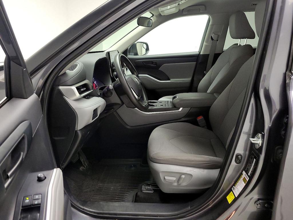 used 2022 Toyota Highlander car, priced at $32,998
