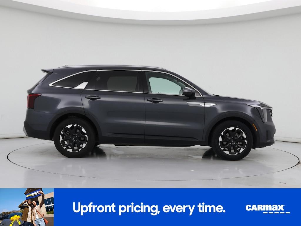 used 2024 Kia Sorento car, priced at $27,998