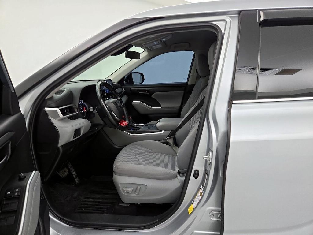 used 2021 Toyota Highlander car, priced at $27,998