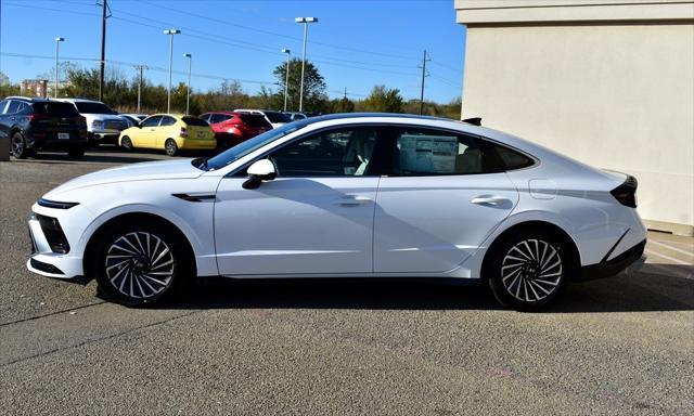 new 2025 Hyundai Sonata Hybrid car, priced at $35,873