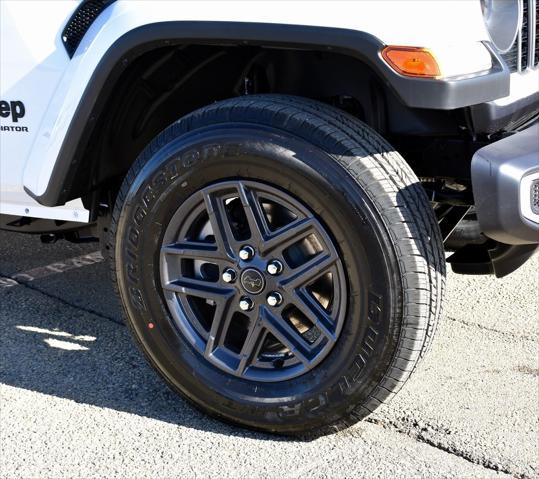 new 2025 Jeep Gladiator car, priced at $45,233