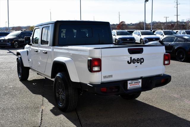 new 2025 Jeep Gladiator car, priced at $45,233