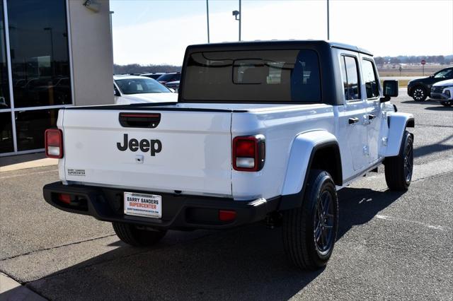 new 2025 Jeep Gladiator car, priced at $45,233