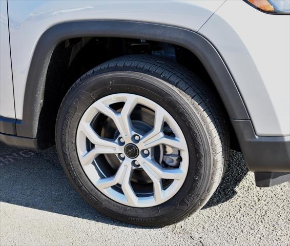 new 2025 Jeep Compass car, priced at $26,977