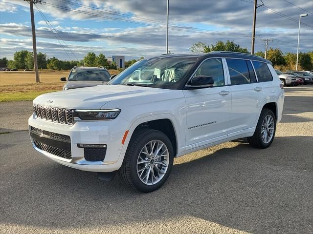 new 2024 Jeep Grand Cherokee L car, priced at $56,054