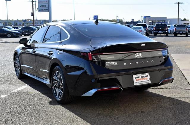 new 2025 Hyundai Sonata Hybrid car, priced at $35,405