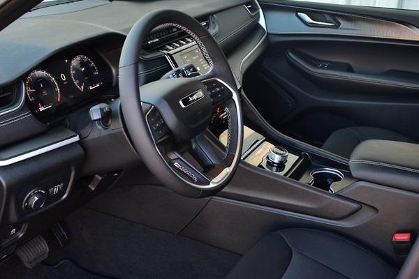 new 2025 Jeep Grand Cherokee L car, priced at $43,911