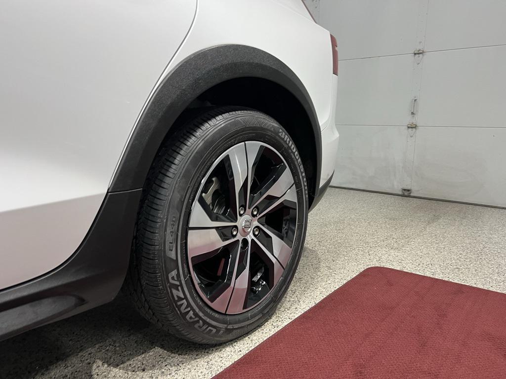 used 2020 Volvo V60 Cross Country car, priced at $27,277