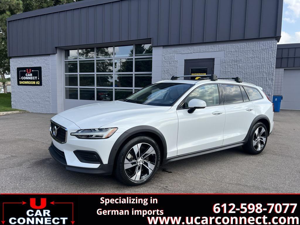 used 2020 Volvo V60 Cross Country car, priced at $27,777