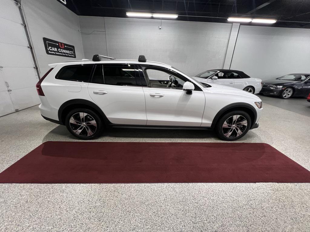 used 2020 Volvo V60 Cross Country car, priced at $27,277