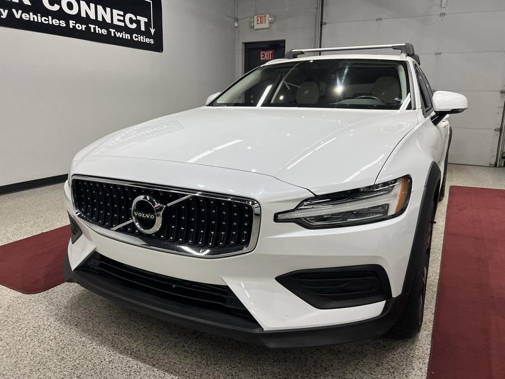 used 2020 Volvo V60 Cross Country car, priced at $27,277