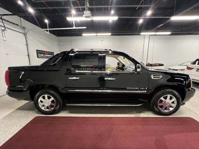 used 2007 Cadillac Escalade EXT car, priced at $37,777