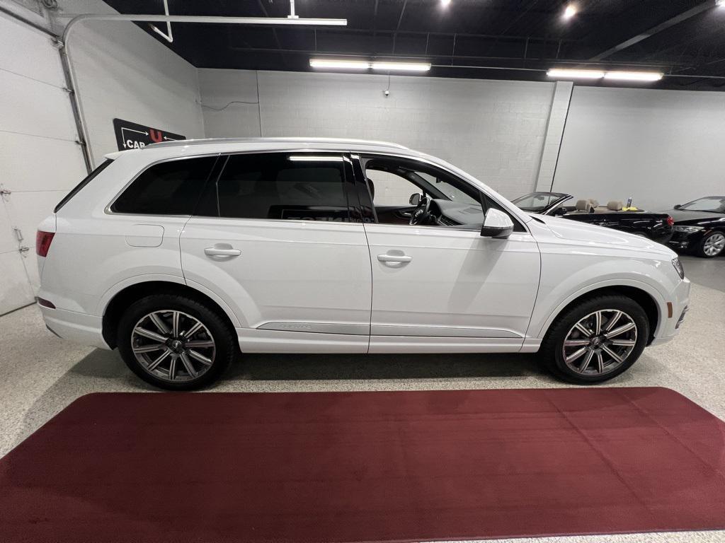 used 2019 Audi Q7 car, priced at $27,777