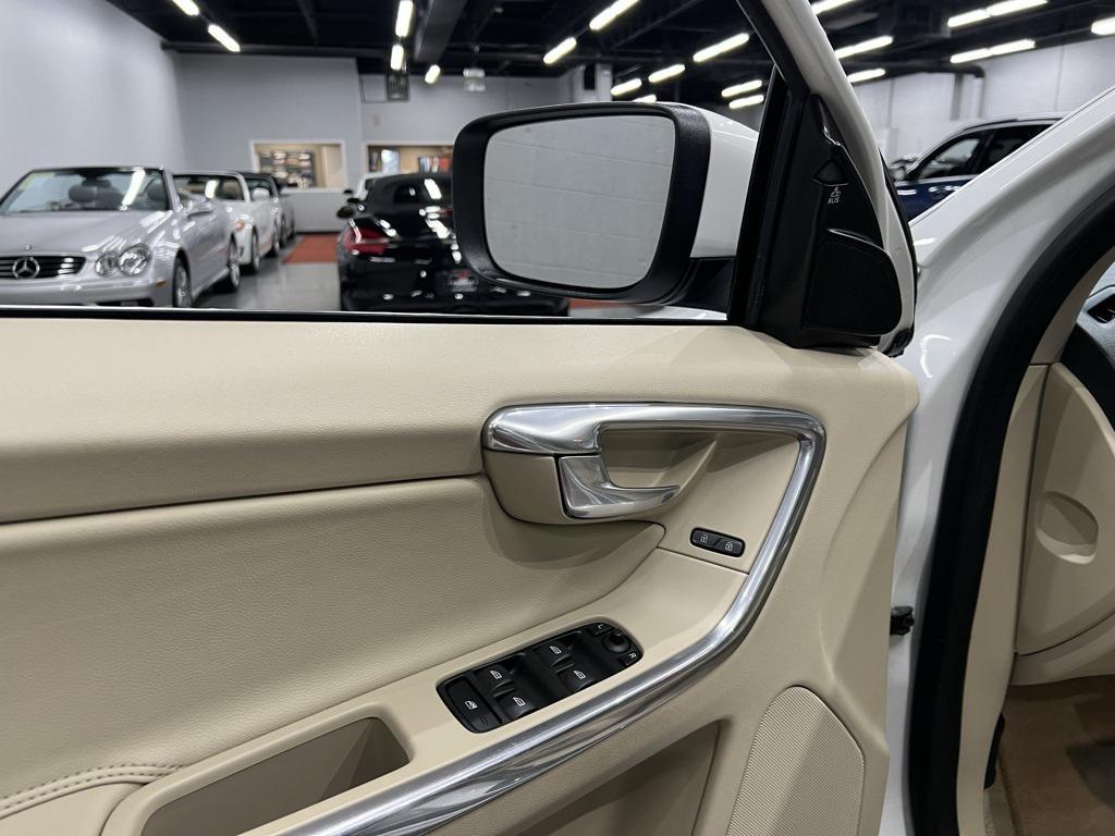used 2015 Volvo XC60 car, priced at $13,977