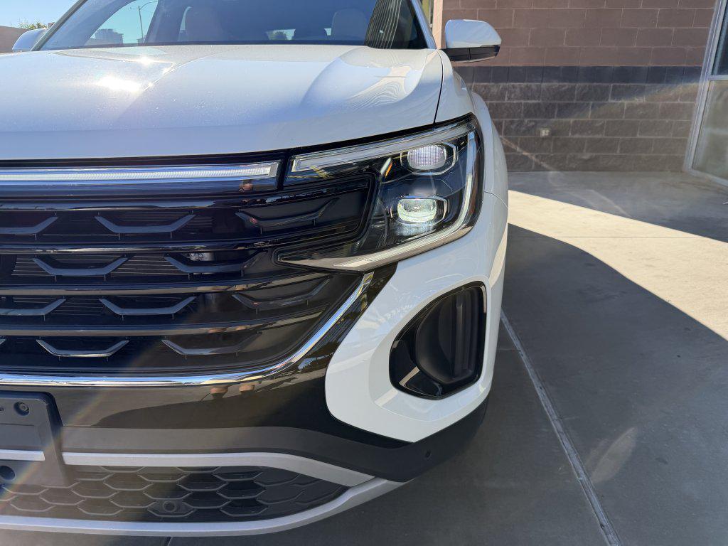 used 2025 Volkswagen Atlas Cross Sport car, priced at $32,277