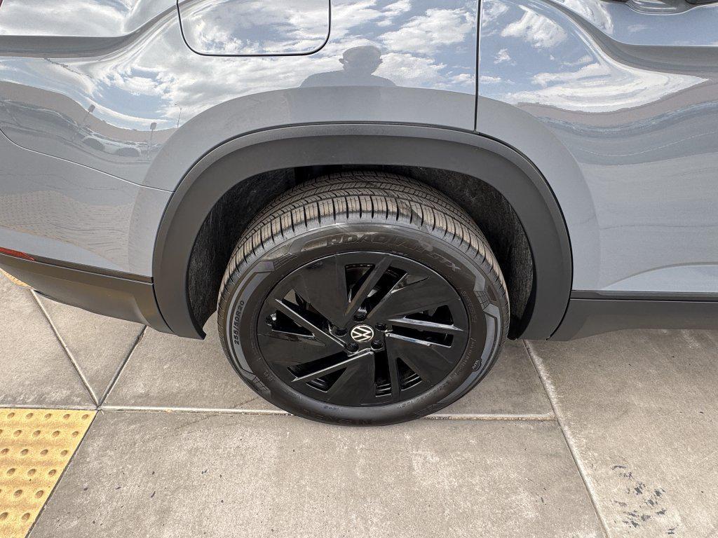 used 2025 Volkswagen Atlas car, priced at $34,977