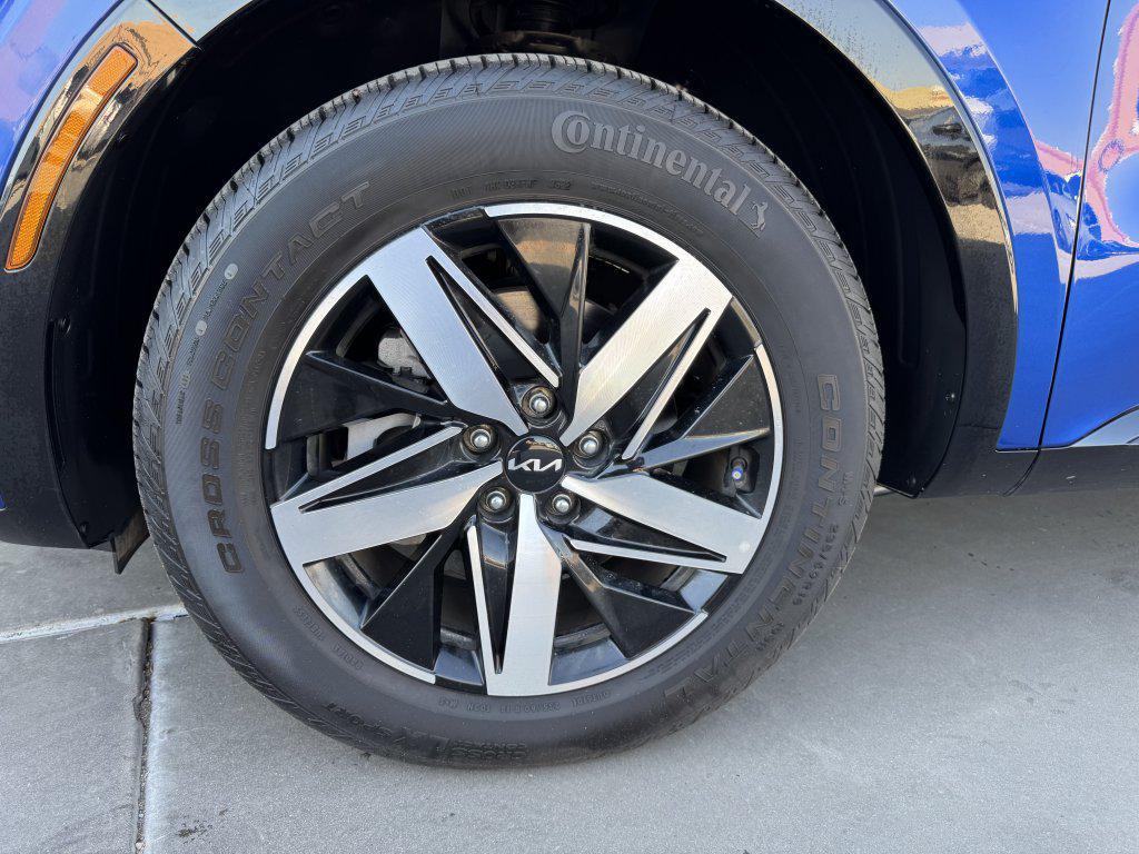 used 2023 Kia Sorento car, priced at $26,997