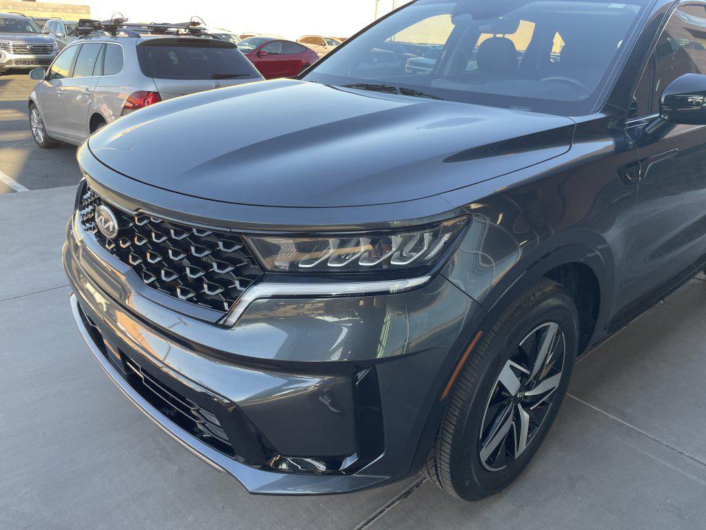 used 2021 Kia Sorento car, priced at $25,277