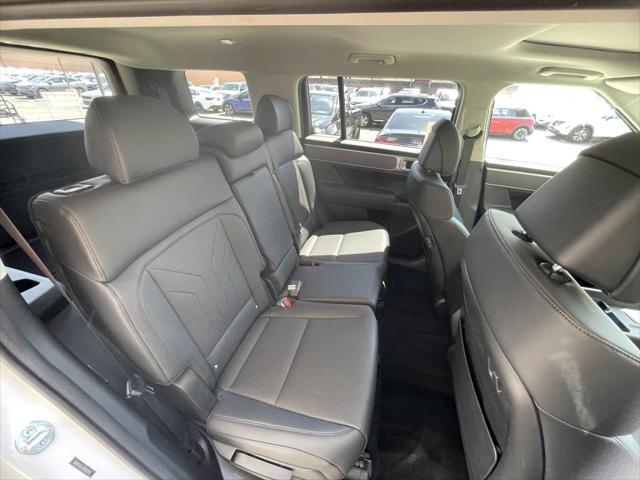 used 2024 Hyundai Santa Fe car, priced at $33,977