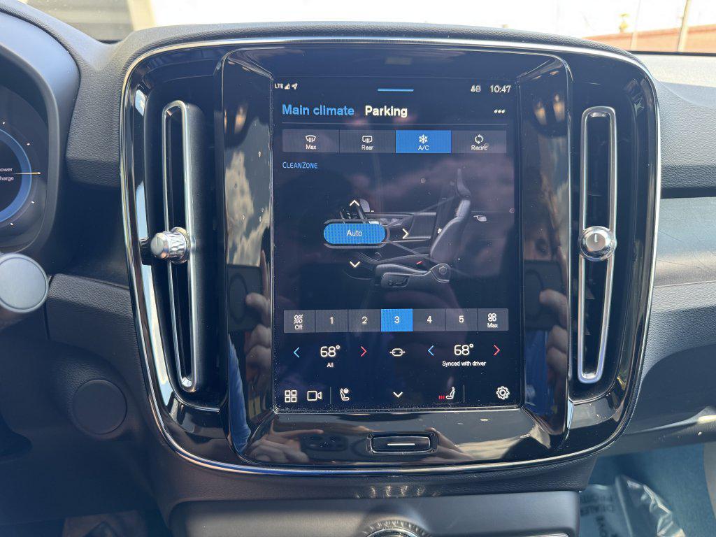 used 2022 Volvo C40 Recharge Pure Electric car, priced at $27,477