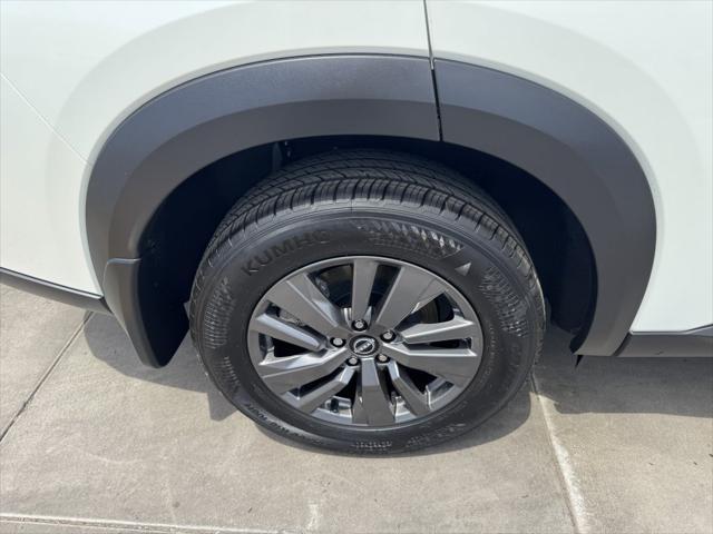 used 2024 Nissan Pathfinder car, priced at $30,977