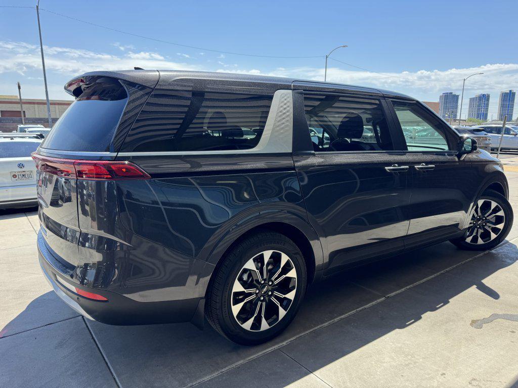 used 2024 Kia Carnival car, priced at $36,977