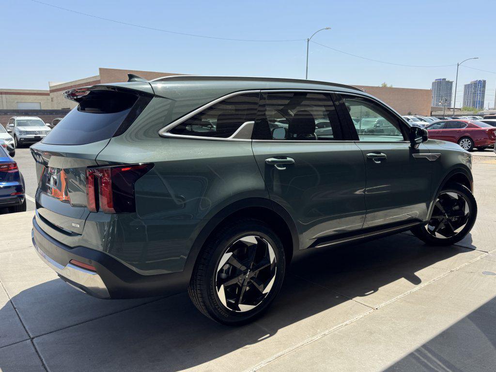 used 2025 Kia Sorento Hybrid car, priced at $34,777