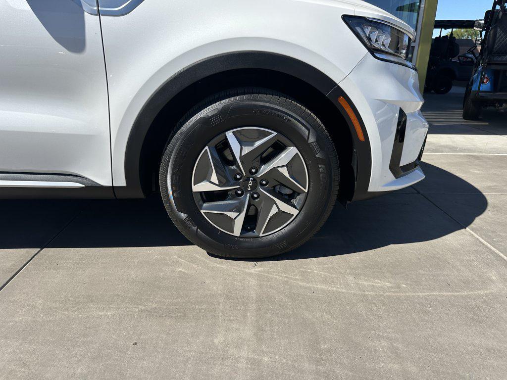 used 2023 Kia Sorento Hybrid car, priced at $27,477