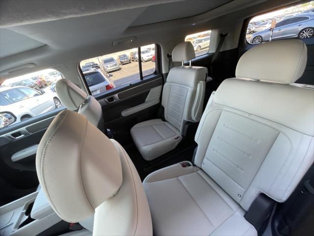 used 2024 Hyundai Santa Fe car, priced at $39,977