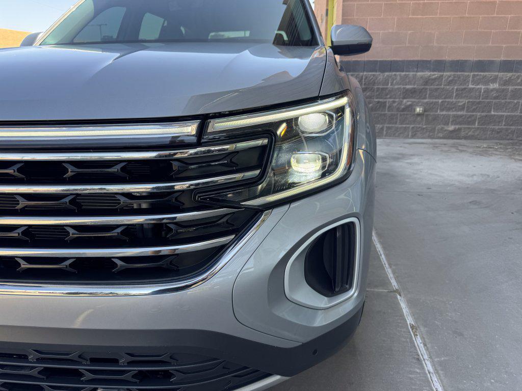 used 2024 Volkswagen Atlas car, priced at $33,677
