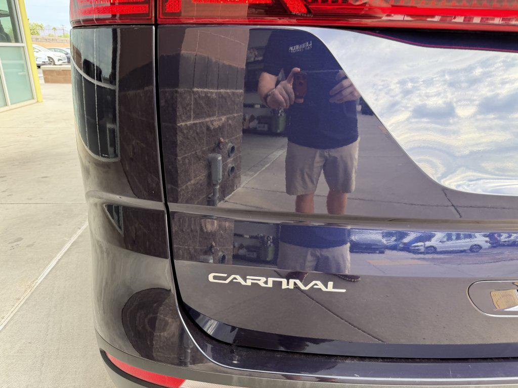 used 2024 Kia Carnival car, priced at $32,477