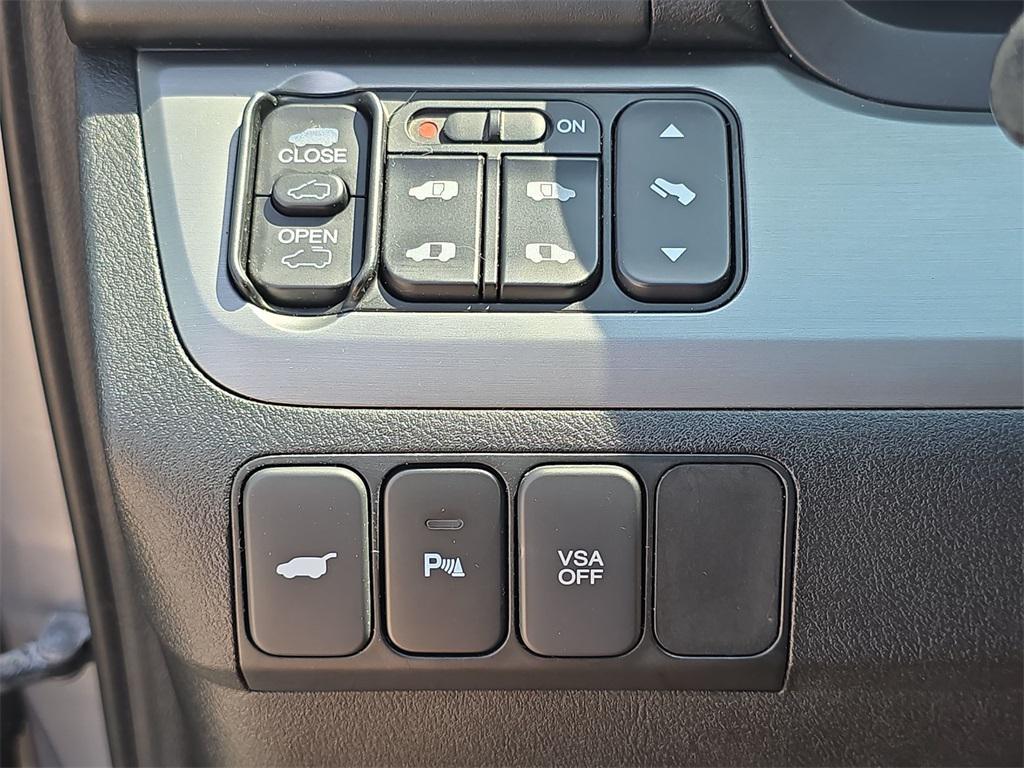 used 2010 Honda Odyssey car, priced at $5,906